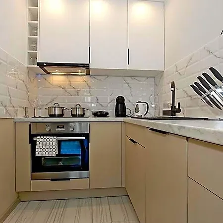 Center & By Apartmore 4*