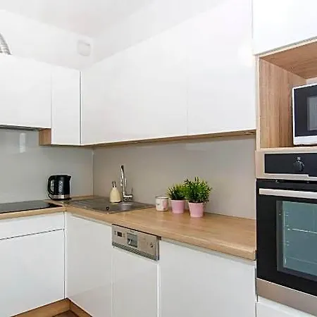 Center & By Apartmore Otel