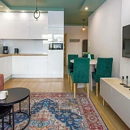 Center & By Apartmore 4*
