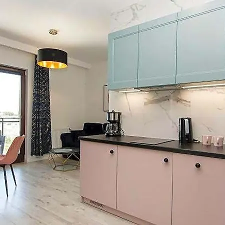 호텔 Center & By Apartmore 4*