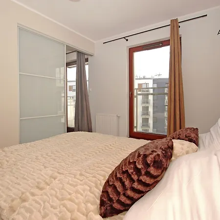 מלון Center & By Apartmore גדנסק
